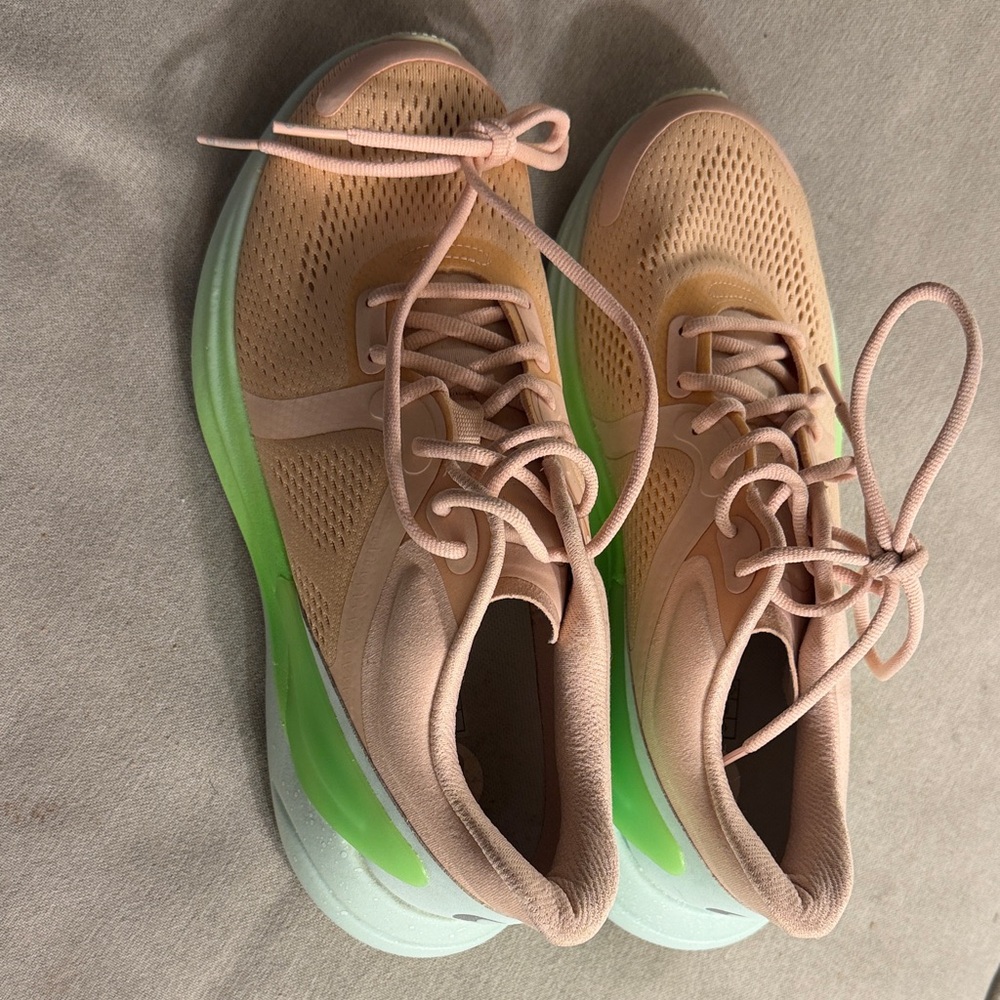 Lululemon Athletica Peach and Mint Athletic Shoes size 8